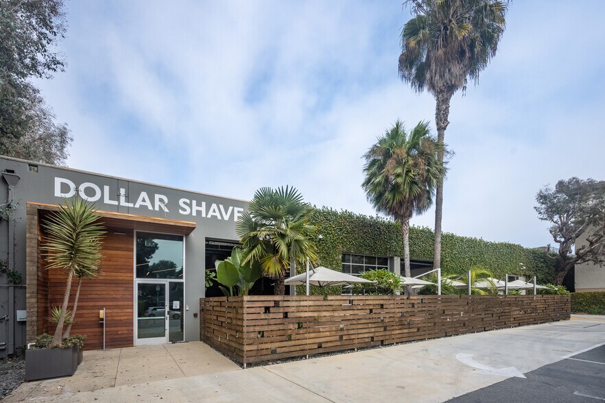 13335 Maxella Ave, Marina Del Rey, CA à louer - Photo du bâtiment - Image 1 de 22