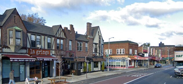 6334-6336 Woodhaven Blvd, Rego Park, NY à louer - Photo du bâtiment - Image 2 de 8