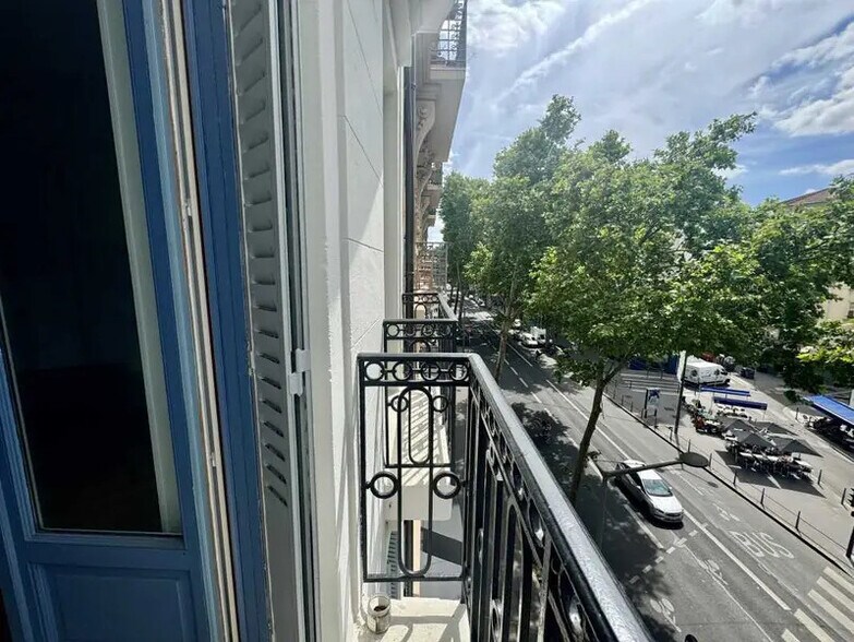 21 Avenue Jean Jaurès, Lyon à louer - Photo du bâtiment - Image 2 de 13