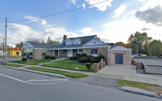 Plus de détails pour 22401 Grand River Ave, Detroit, MI - Commerce de détail à vendre