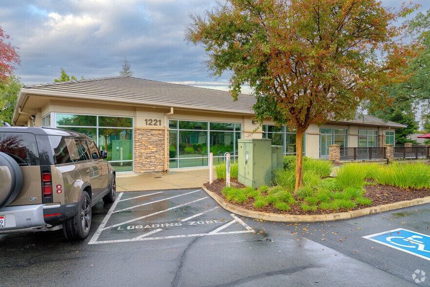 1209 Pleasant Grove Blvd, Roseville, CA for sale - Building Photo - Image 2 of 3