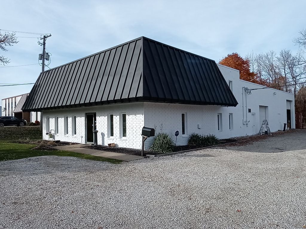 2077 Midway Dr, Twinsburg, OH à louer Photo principale- Image 1 de 13