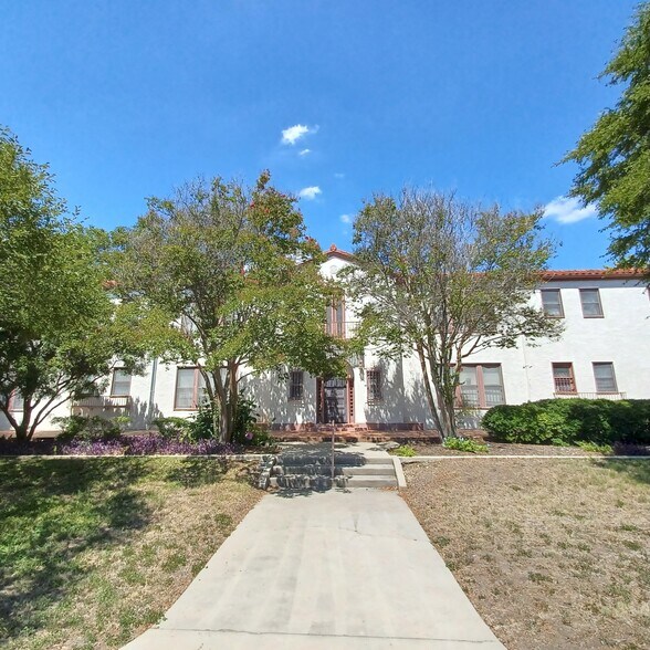 219 W Magnolia Ave, San Antonio, TX à vendre - Photo du bâtiment - Image 2 de 41