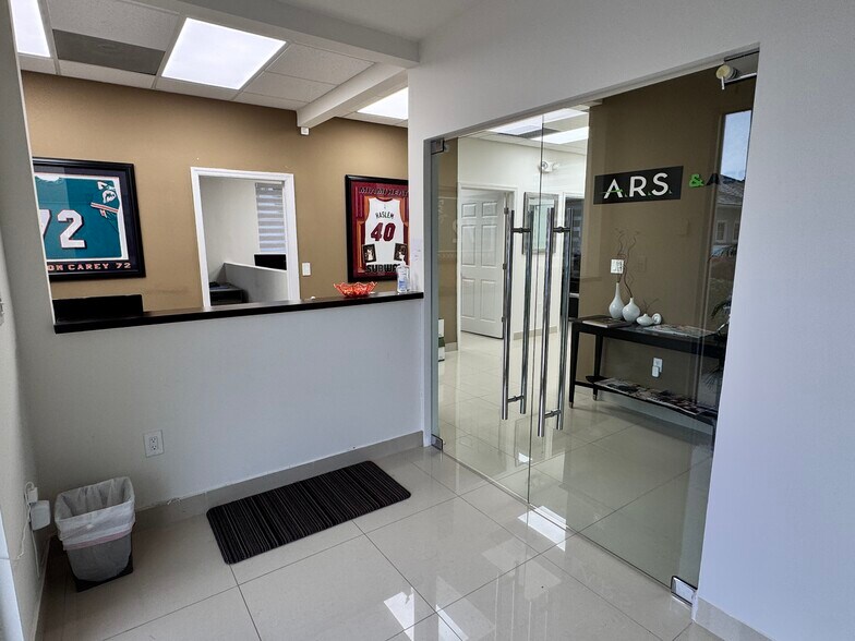 20810-20818 W Dixie Hwy, Miami, FL à vendre - Photo du bâtiment - Image 3 de 35