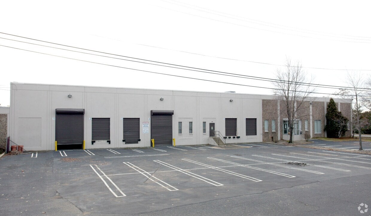 40a Cotters Ln, East Brunswick, NJ for lease Interior Photo- Image 1 of 1