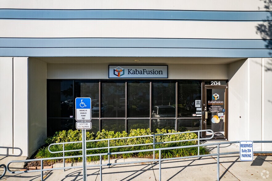 379 W Michigan St, Orlando, FL à louer - Photo du bâtiment - Image 3 de 7