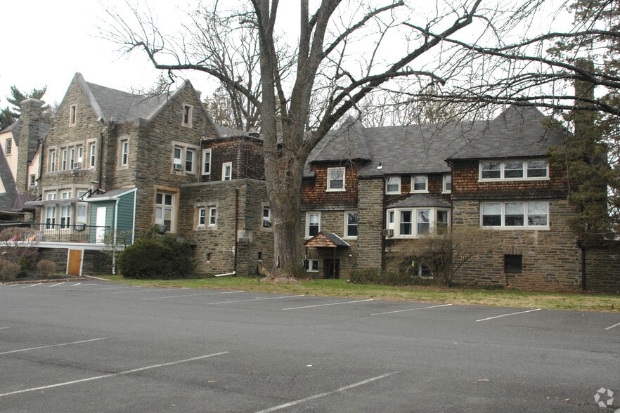 200 Camp Hill Rd, Fort Washington, PA for sale - Primary Photo - Image 1 of 21