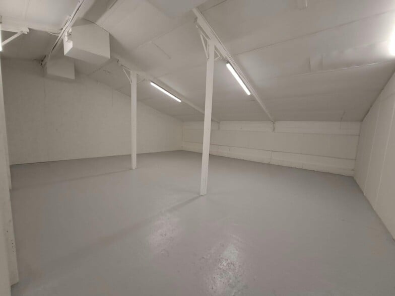 Kimblewick Rd, Aylesbury for lease - Building Photo - Image 3 of 3