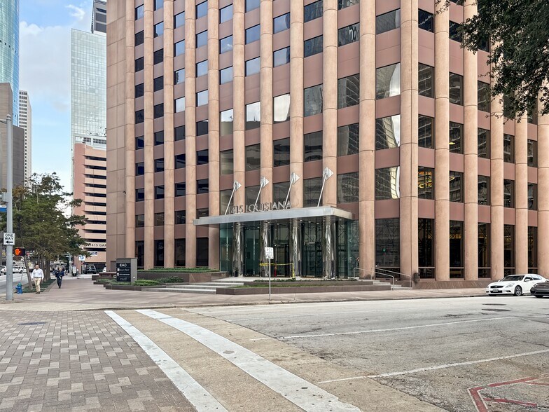 1415 Louisiana St, Houston, TX à louer - Photo du bâtiment - Image 3 de 23