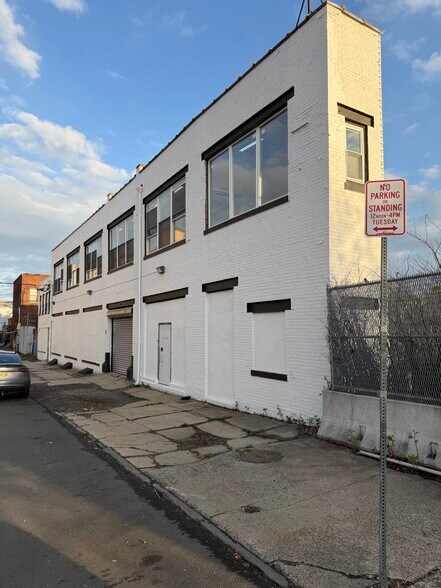 60 Dickerson St, Newark, NJ à louer - Photo du bâtiment - Image 3 de 76