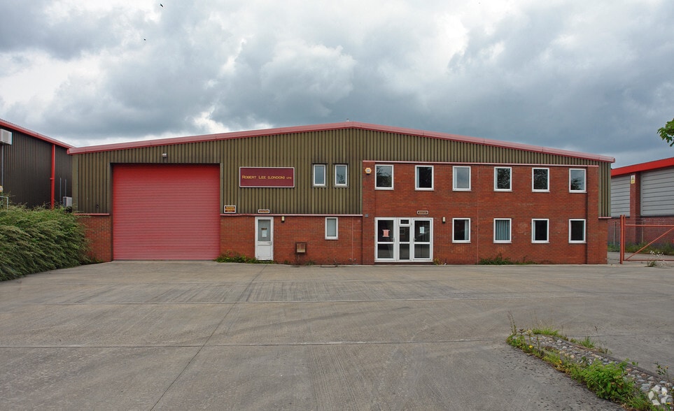 Marlborough Rd, Royal Wootton Bassett for lease - Building Photo - Image 2 of 8