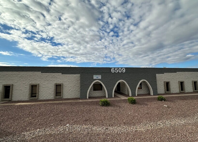 6501 W Frye Rd, Chandler, AZ à louer - Photo du bâtiment - Image 3 de 8