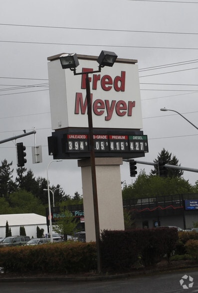 1839 Molalla Ave, Oregon City, OR for lease - Building Photo - Image 2 of 4