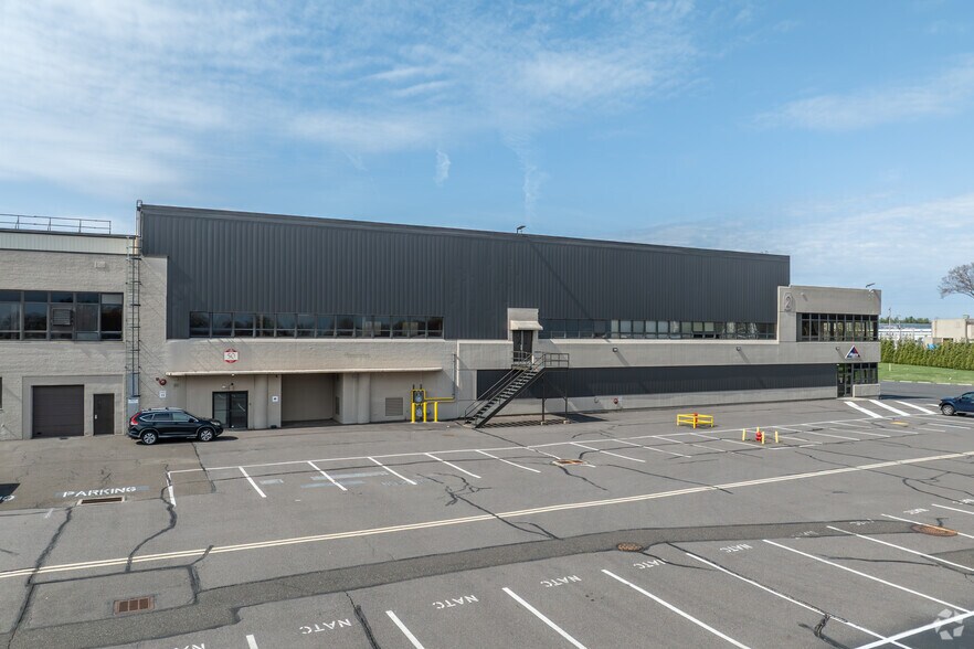 50 Cardinal Ln, Warminster, PA à louer - Photo du bâtiment - Image 3 de 5