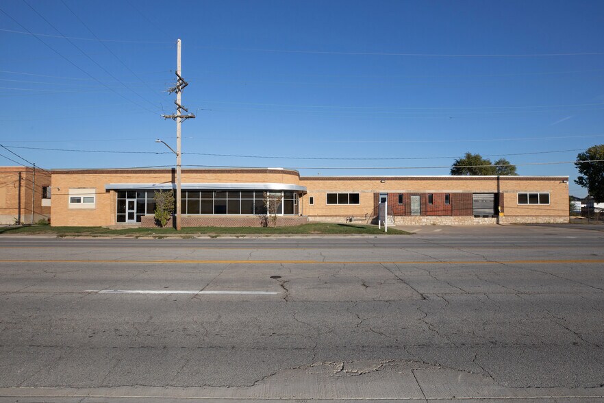 3241 N 7th Street Trfy, Kansas City, KS à louer - Photo du bâtiment - Image 2 de 3