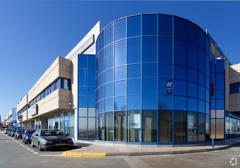 Calle Puerto de la Morcuera, 13, Leganés, Madrid à louer - Photo du bâtiment - Image 2 de 7