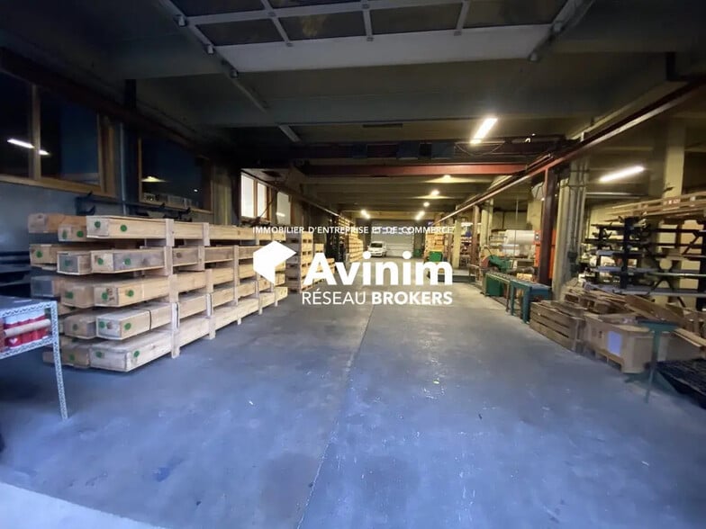 Flex in Grenoble for sale - Building Photo - Image 2 of 24