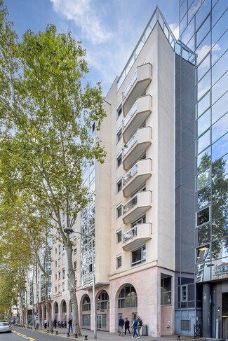 Plus de détails pour Avenue Gambetta, Courbevoie - Commerce de détail à louer