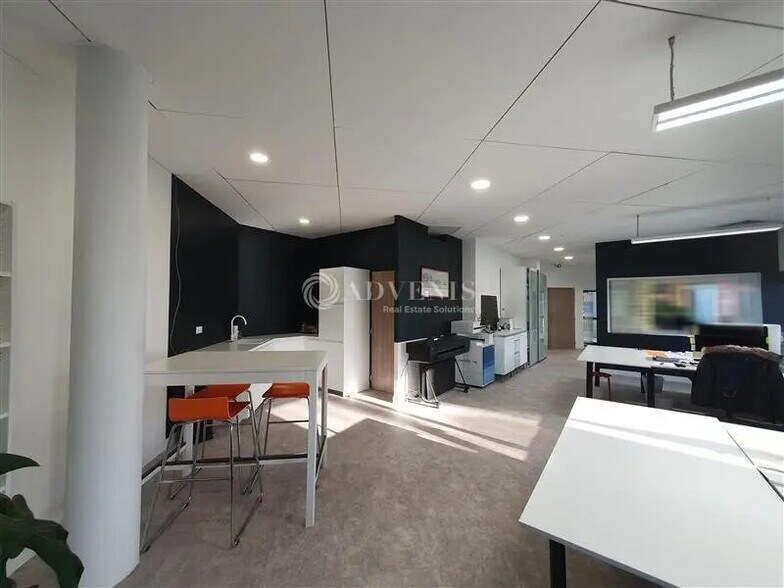Office in VILLENEUVE-D'ASCQ for lease - Interior Photo - Image 3 of 7