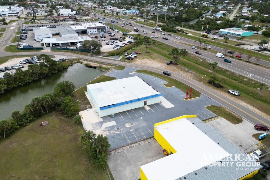3092 Tamiami Trl, Port Charlotte, FL à vendre - Photo du bâtiment - Image 3 de 7