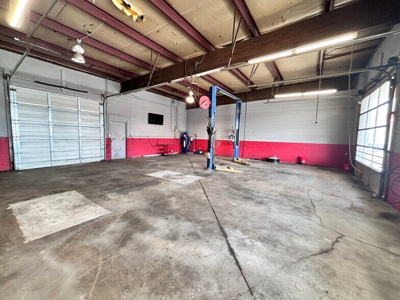 2409 W 10th St, Greeley, CO à louer - Photo du bâtiment - Image 3 de 7