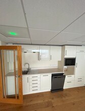 Green St, Jersey for lease Interior Photo- Image 2 of 2