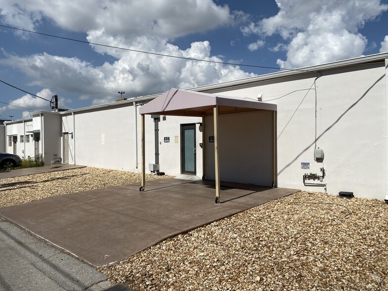 3028-3040 E Commercial Blvd, Fort Lauderdale, FL à louer - Photo intérieure - Image 2 de 8