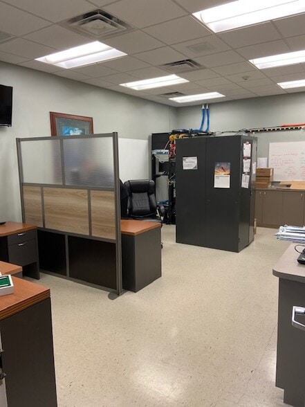 12363 Hampton Park Blvd, Tampa, FL for lease - Interior Photo - Image 2 of 13