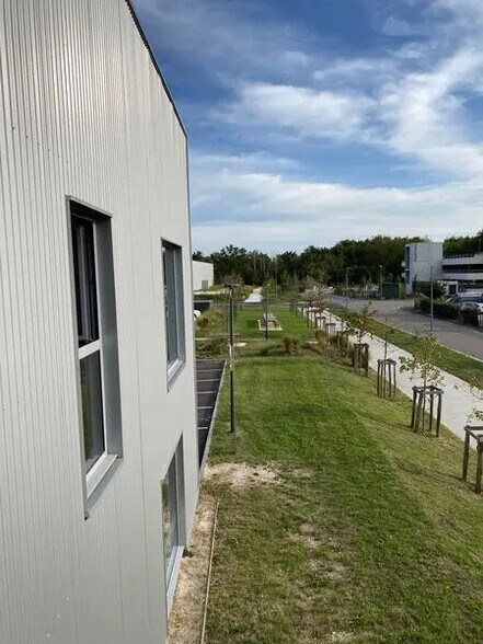 Bureau dans Mérignac à louer - Photo du bâtiment - Image 3 de 12