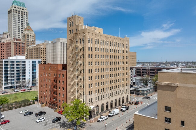 Plus de détails pour 624 S Boston Ave, Tulsa, OK - Bureau aux enchères