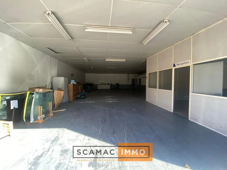 Office in Gémenos for lease - Interior Photo - Image 2 of 7