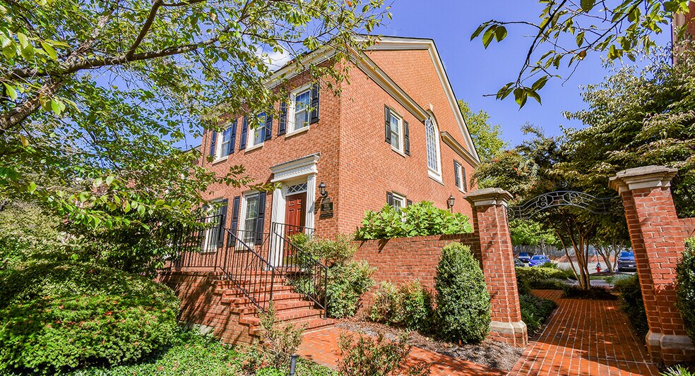 10480-10486 Armstrong St, Fairfax, VA à vendre - Photo du bâtiment - Image 3 de 3