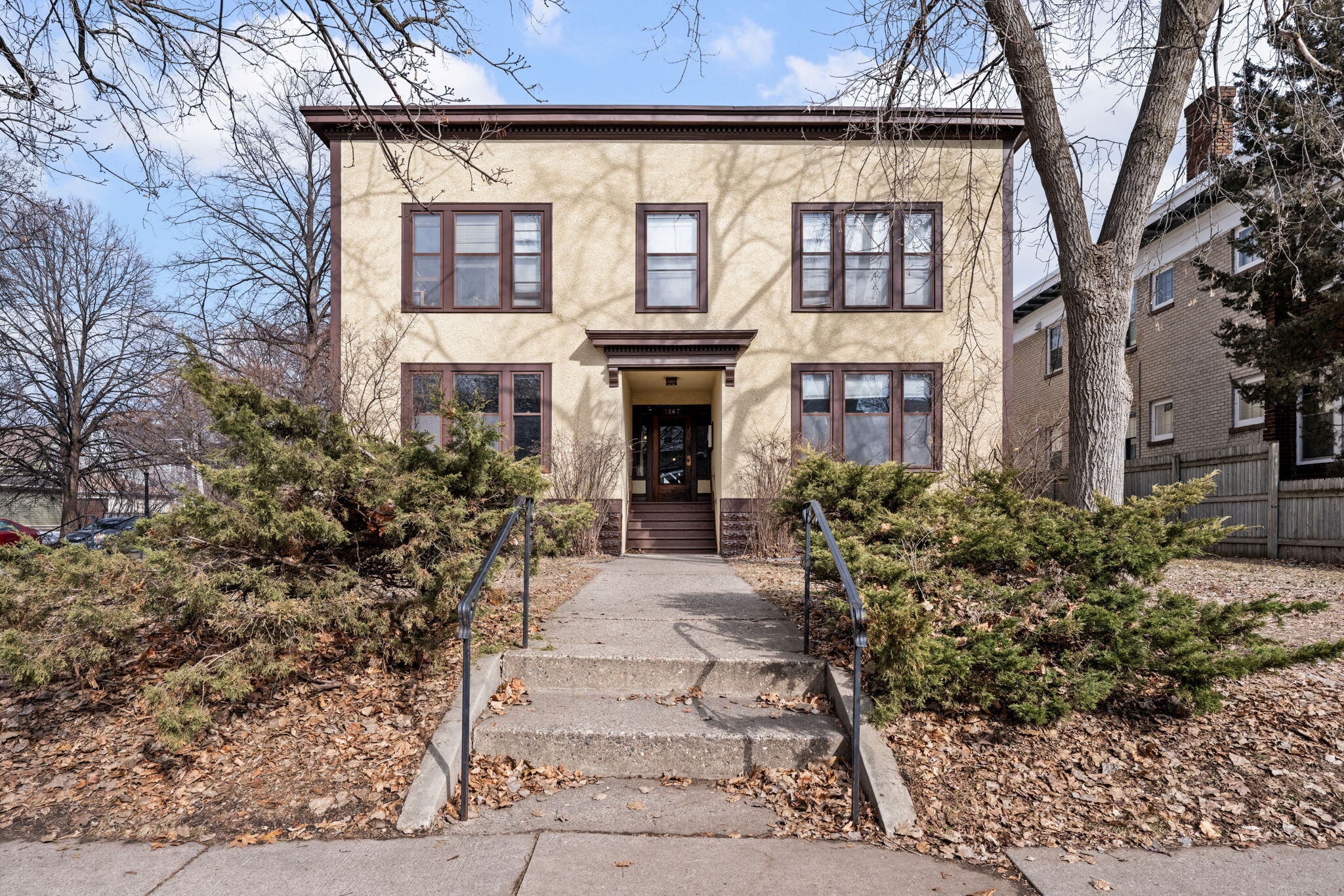 1847 Laurel Ave, Saint Paul, MN for sale Primary Photo- Image 1 of 12
