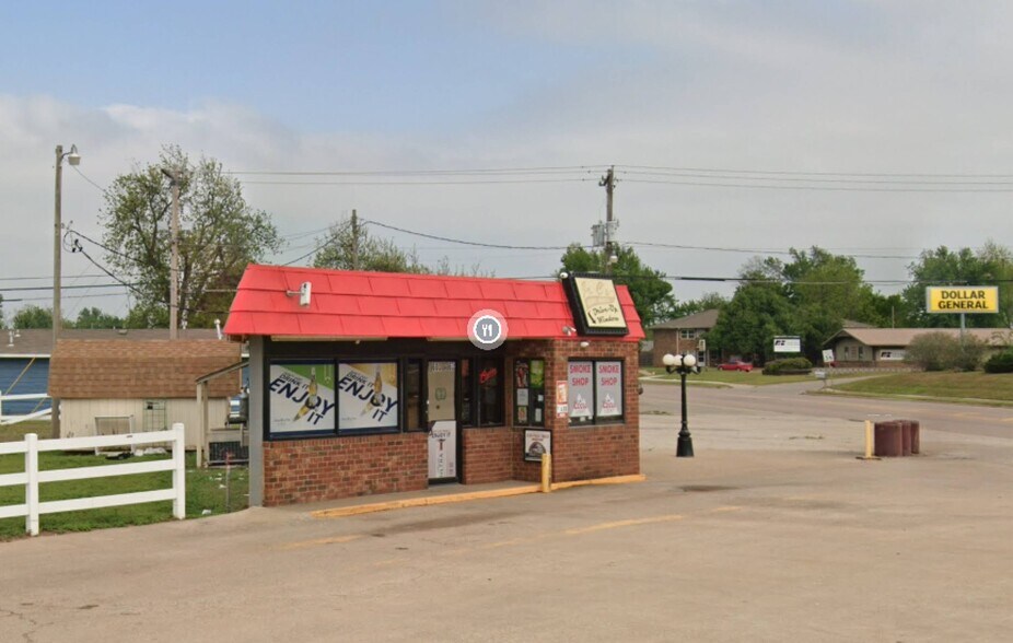 601 Fir St, Perry, OK à vendre - Photo du bâtiment - Image 2 de 7