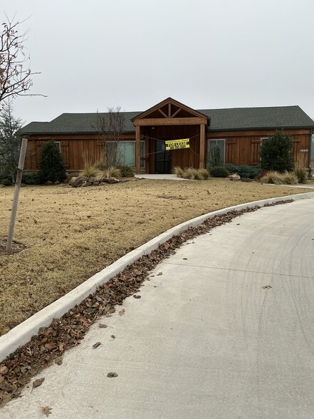 3934 NW 36th St, Oklahoma City, OK for lease - Building Photo - Image 1 of 1