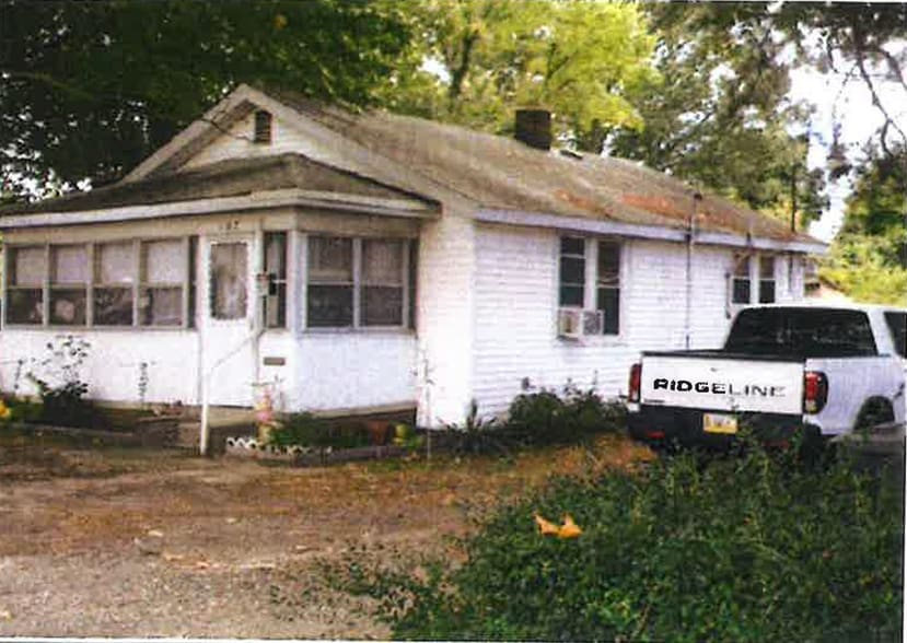 107 Tyler Ave, Newport News, VA for sale - Primary Photo - Image 1 of 3