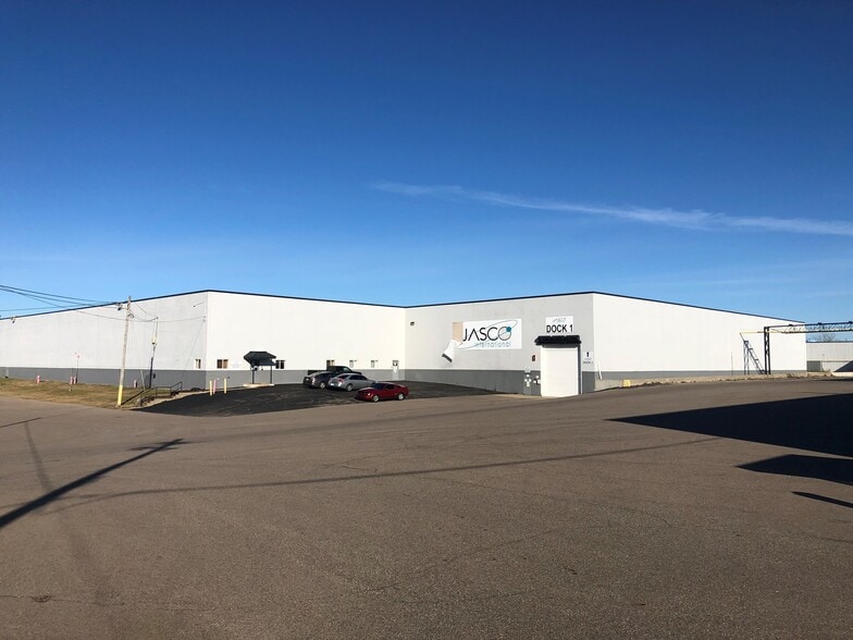 7075 Dort Hwy, Grand Blanc, MI for lease - Building Photo - Image 2 of 13