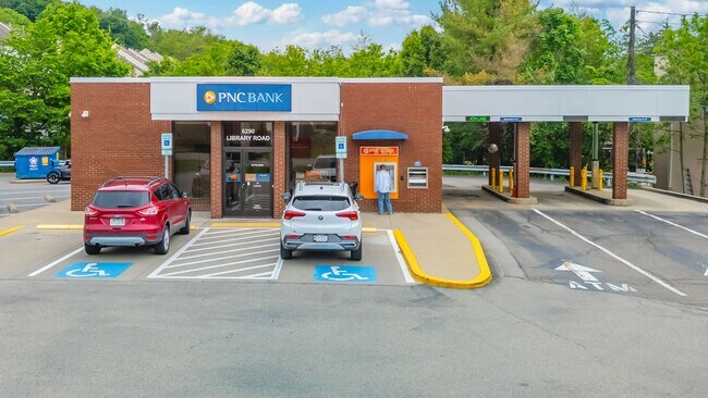 Plus de détails pour 6290 Library Rd, Bethel Park, PA - Commerce de détail à vendre