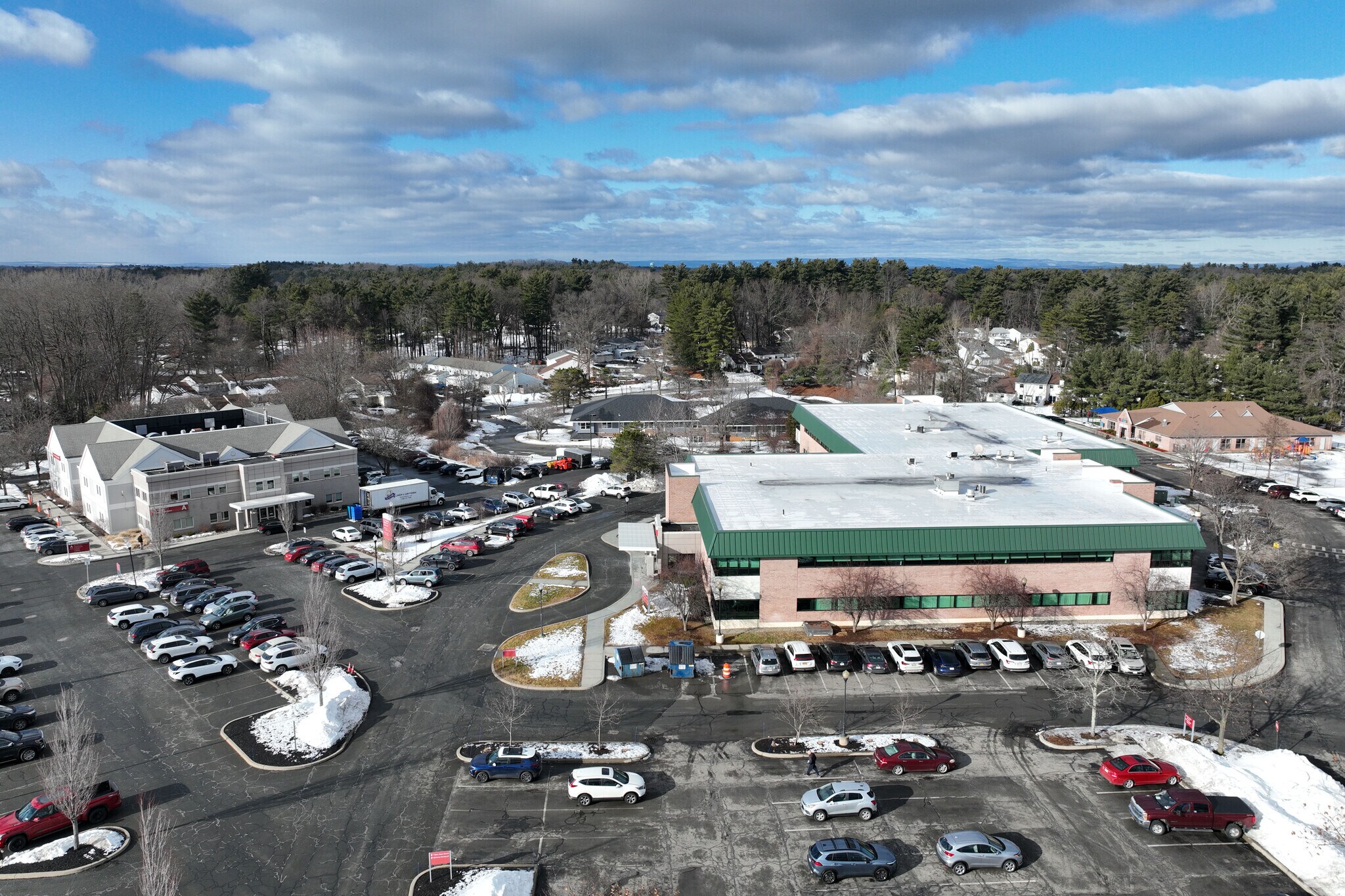 855 Route 146, Clifton Park, NY à louer Photo principale- Image 1 de 24