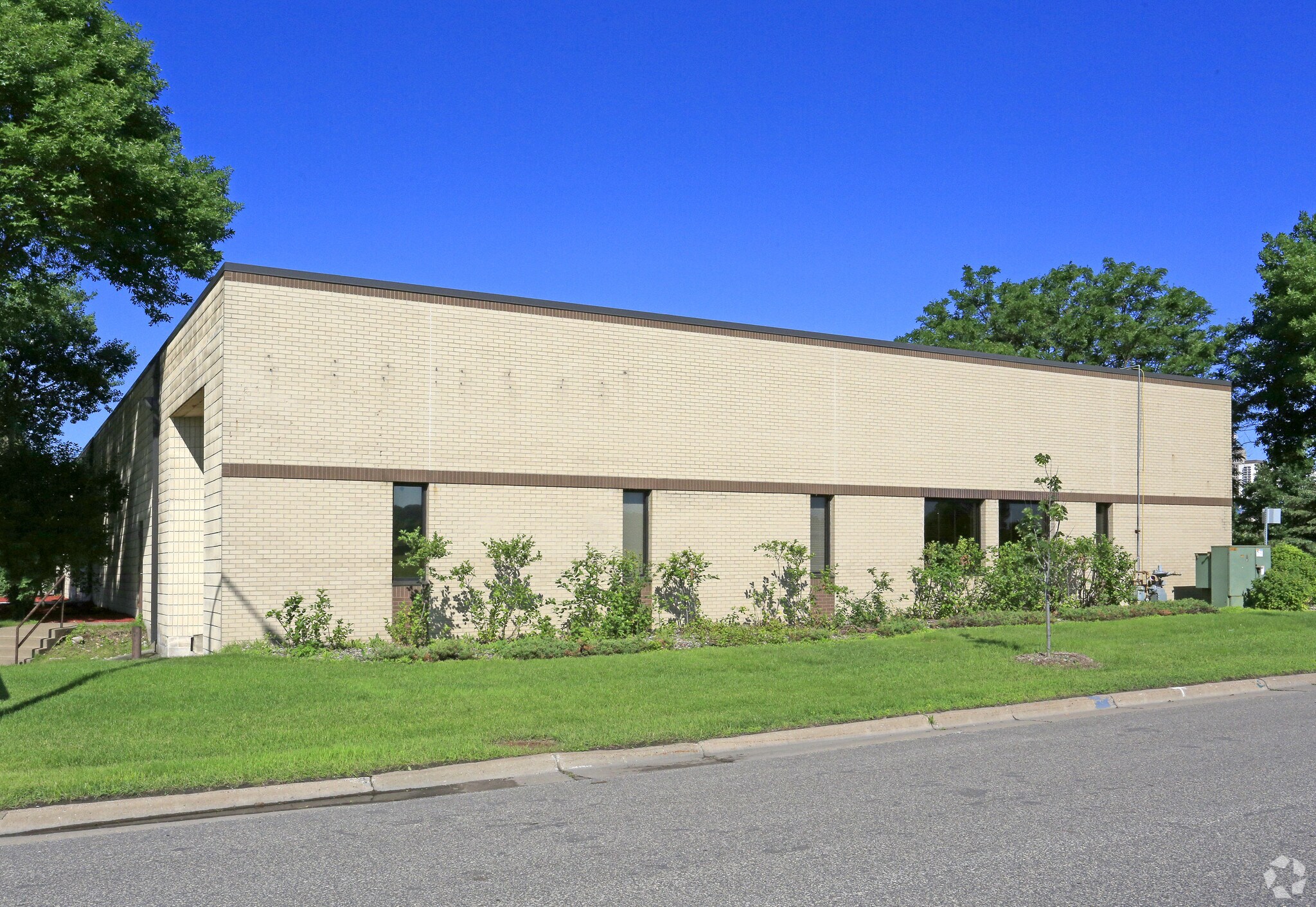 273 Lafayette Frontage Rd W, Saint Paul, MN for lease Primary Photo- Image 1 of 13