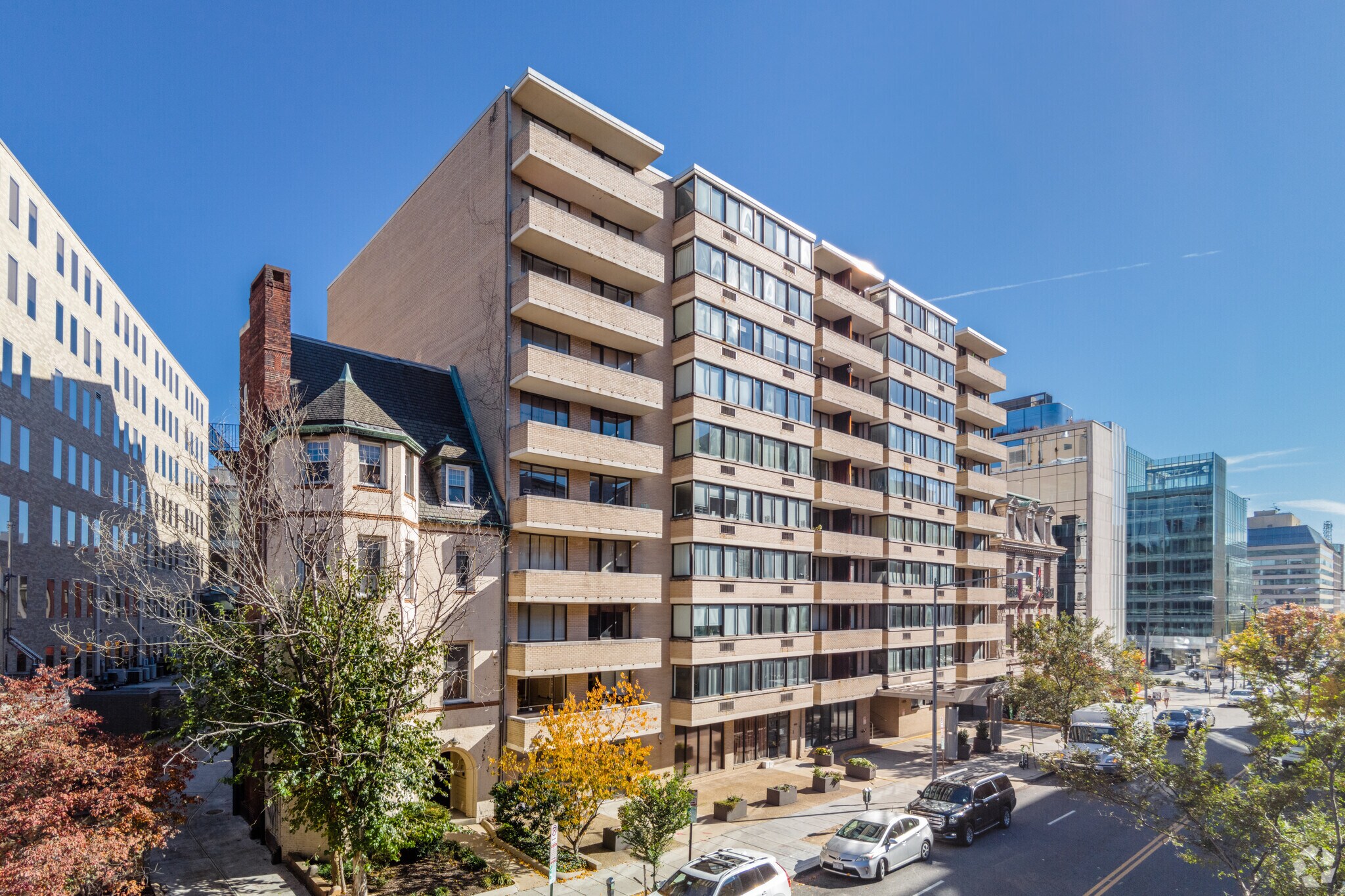 1325-1327 18th St NW, Washington, DC à louer Photo du bâtiment- Image 1 de 9