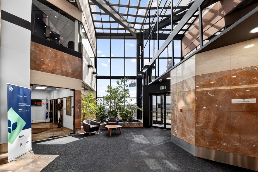 1425 Rte Transcanadienne, Dorval, QC for lease - Lobby - Image 3 of 7