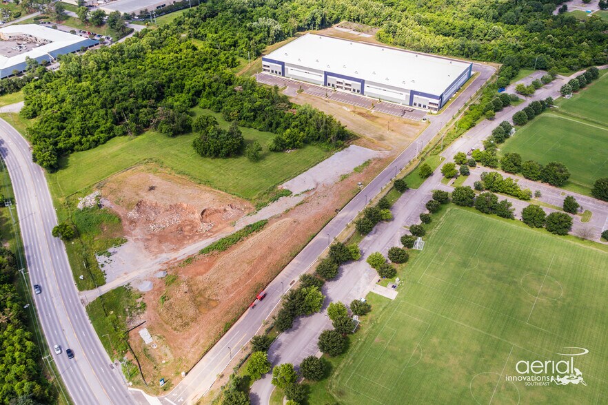 1300 Donelson Pike, Nashville, TN à louer - Photo du bâtiment - Image 2 de 4