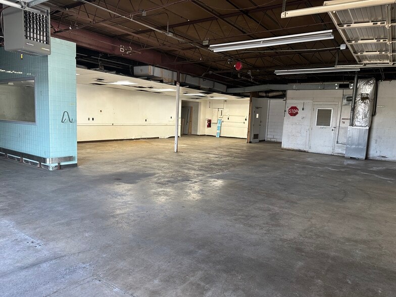 1480 N Hobbie Ave, Kankakee, IL for lease - Building Photo - Image 3 of 20