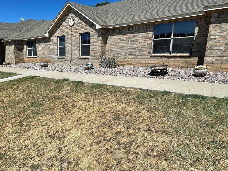 141 Lindas Creek Ln, Weatherford, TX à vendre - Photo principale - Image 1 de 54