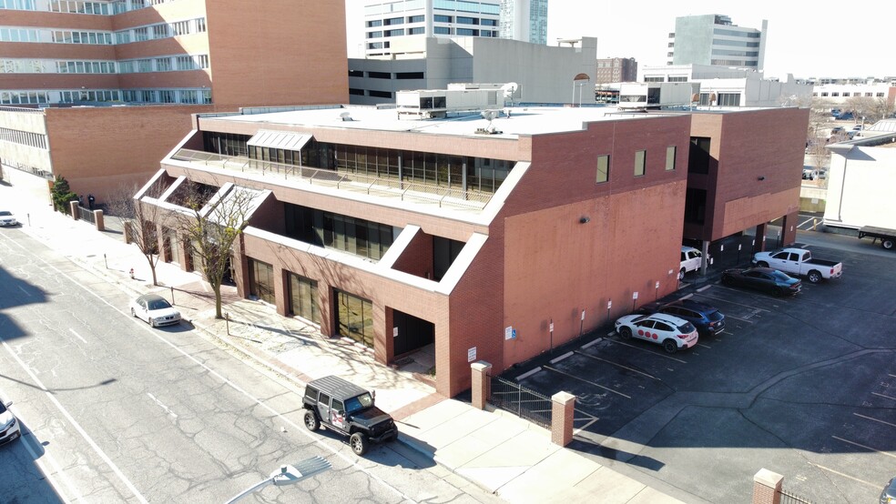 225 N Market, Wichita, KS for lease - Building Photo - Image 1 of 8