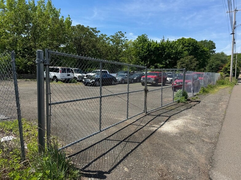 85 Hood Terrace Ter, West Haven, CT for lease - Building Photo - Image 2 of 3