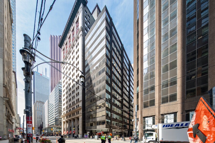10 King St E, Toronto, ON à louer - Photo du bâtiment - Image 1 de 10