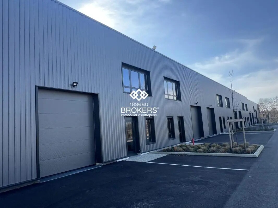 Local d'activités dans Bourgoin-Jallieu à vendre Photo du bâtiment- Image 1 de 21