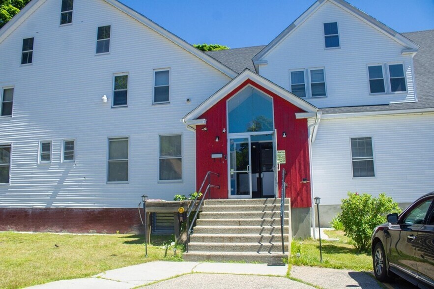 3 Saenger St, Dudley, MA à vendre - Photo du bâtiment - Image 2 de 12